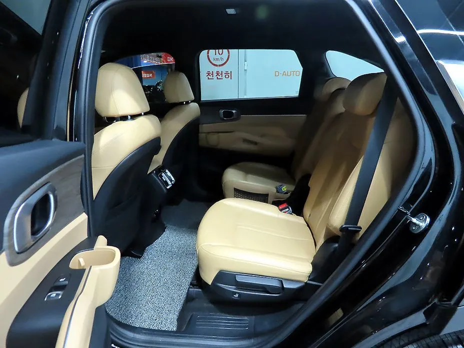 Kia Sorento — фото 10