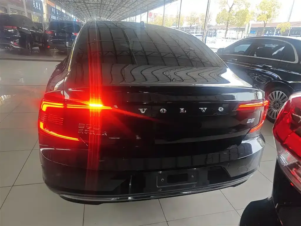 Volvo S90 2024 из CN, фото 7
