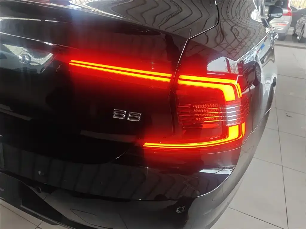 Volvo S90 2024 из CN, фото 2