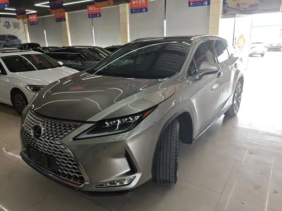 Lexus RX — фото 1