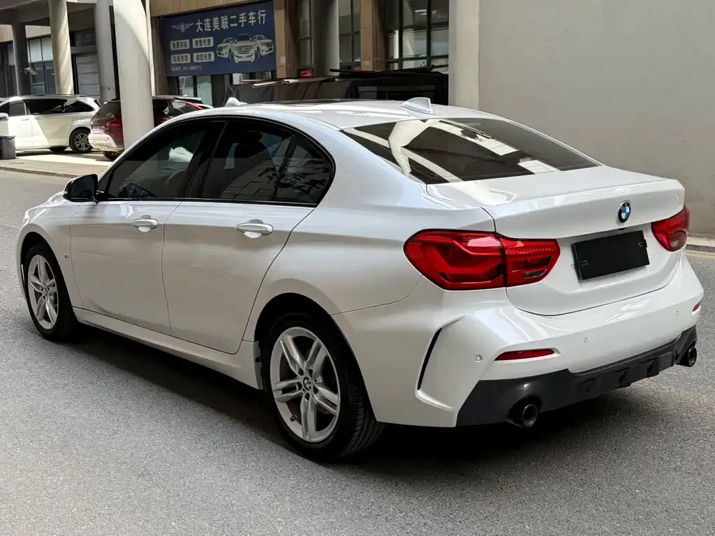 BMW 1 Series 2023 из CN, фото 8