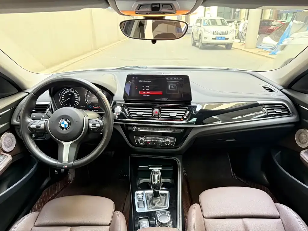 BMW 1 Series 2023 из CN, фото 10