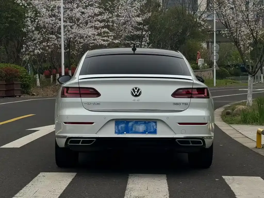 Volkswagen CC 2023 из CN, фото 5