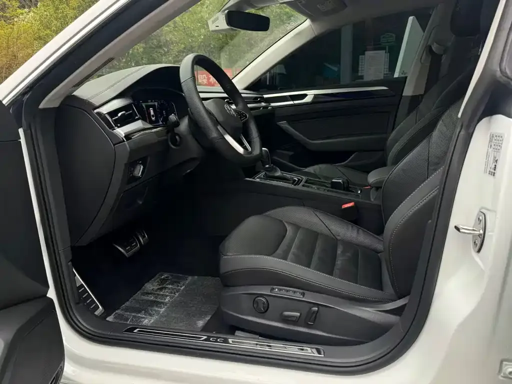 Volkswagen CC 2023 из CN, фото 3