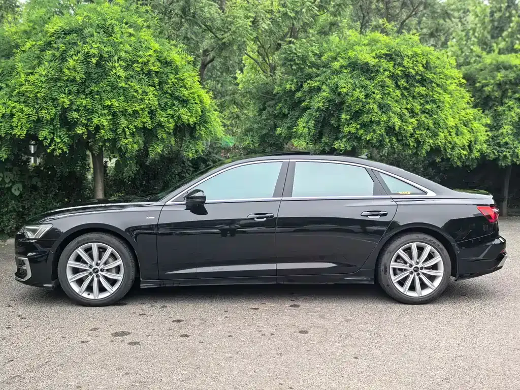 Audi A6L 2023 из CN, фото 2