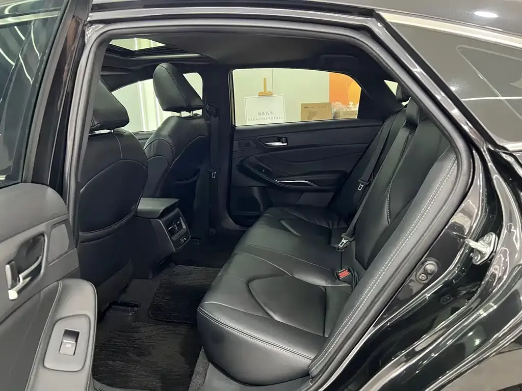 Toyota Avalon 2021 из CN, фото 2