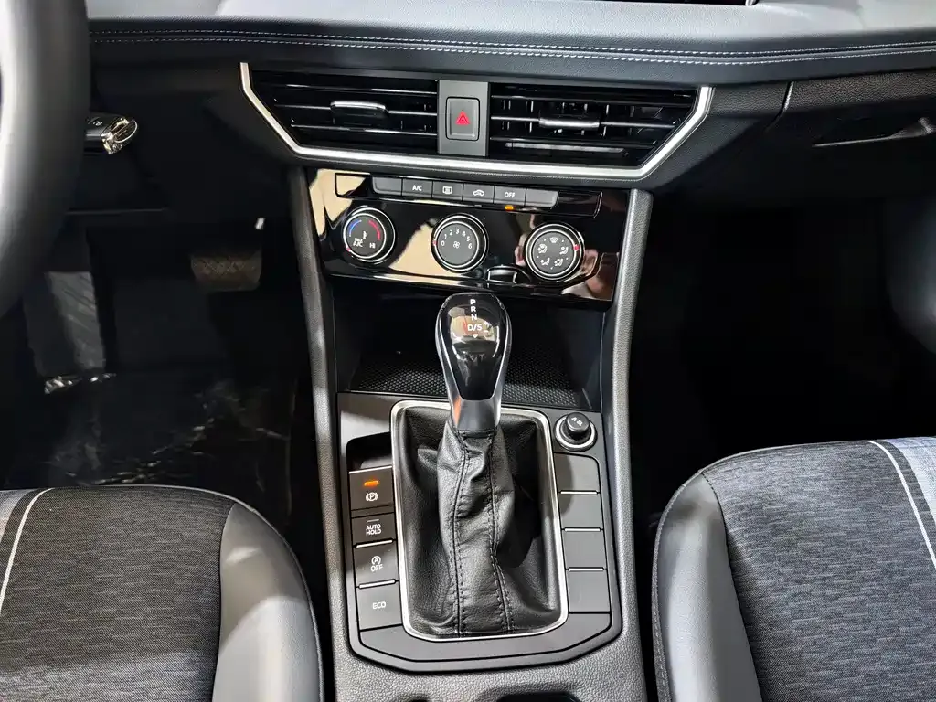 Volkswagen Sagitar 2026 из CN, фото 9