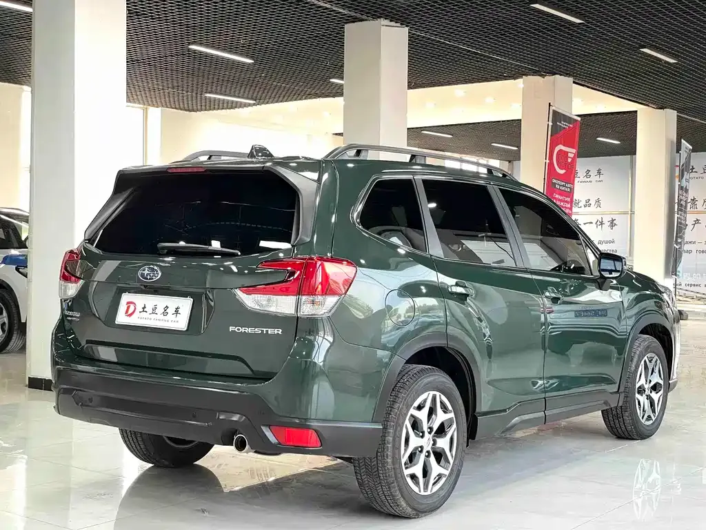 Subaru Forester — фото 8