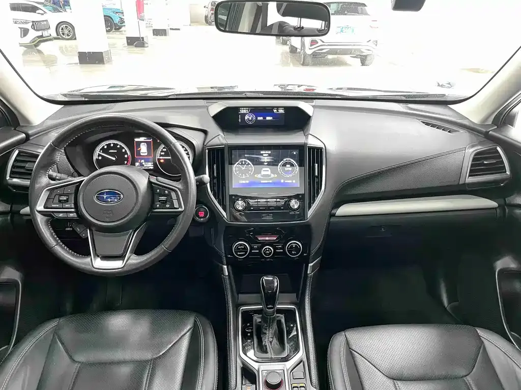 Subaru Forester — фото 9
