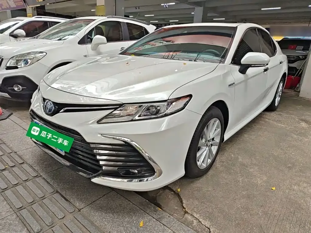Toyota Camry — фото 9