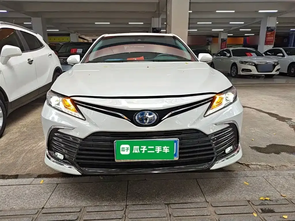 Toyota Camry — фото 10
