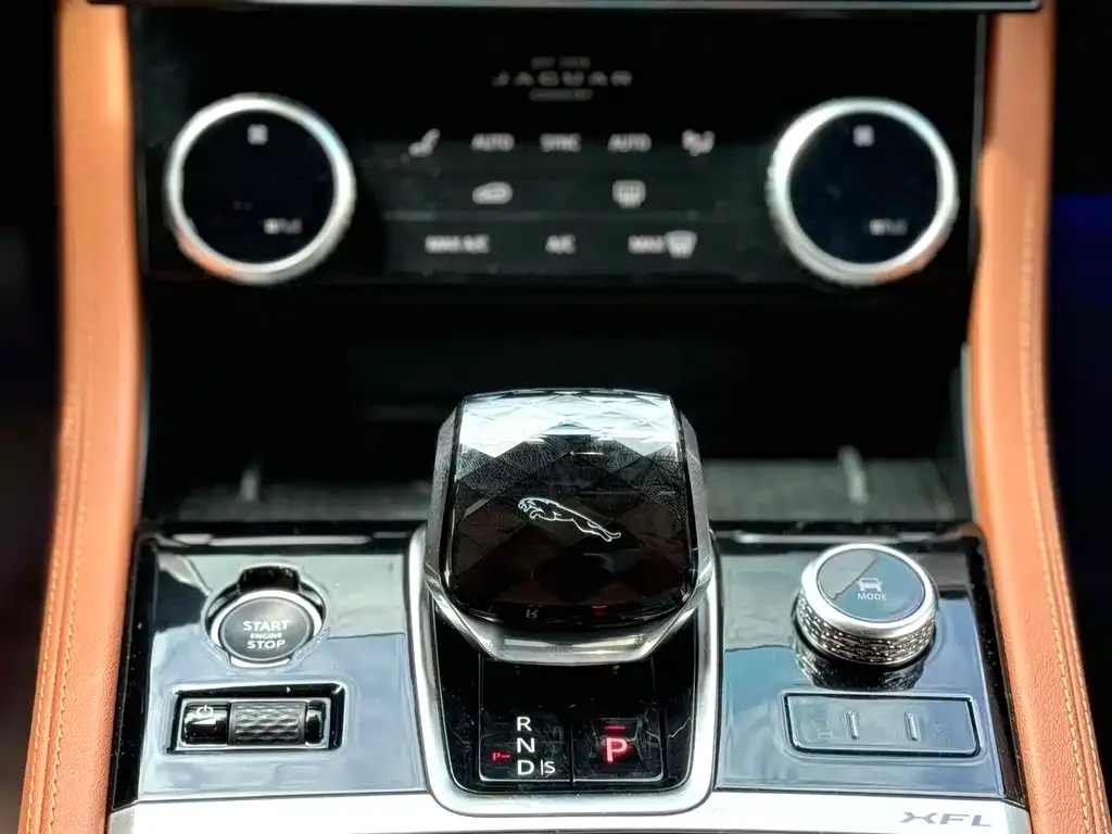 Jaguar XFL 2023 из CN, фото 9