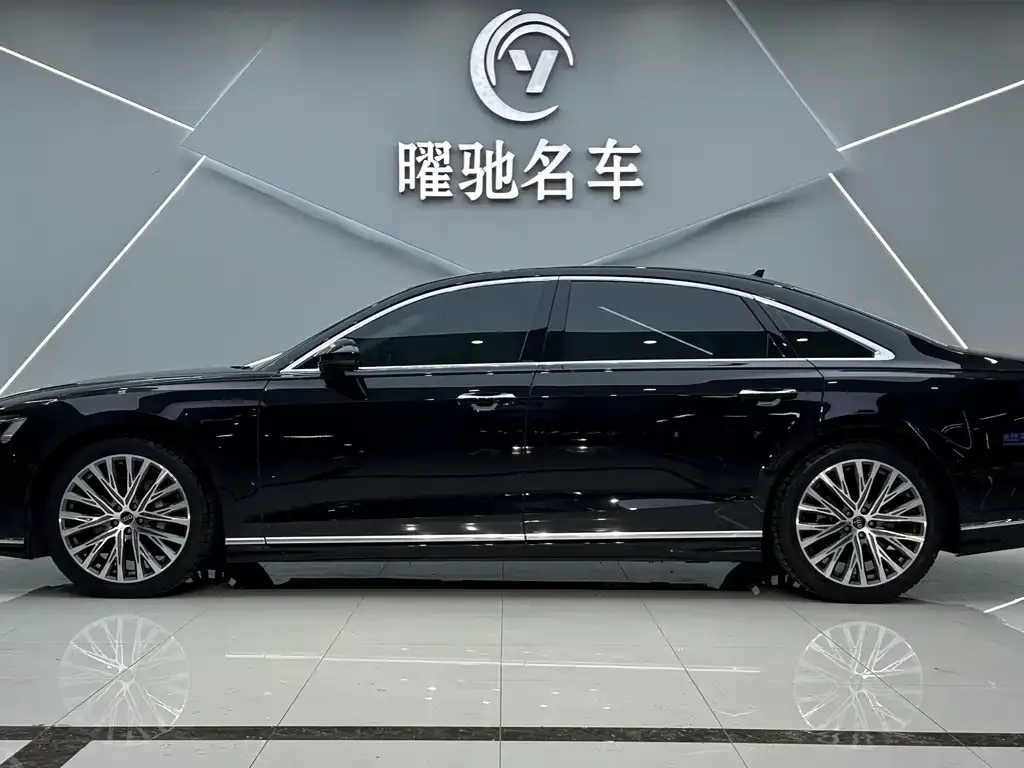 Audi A8 — фото 2