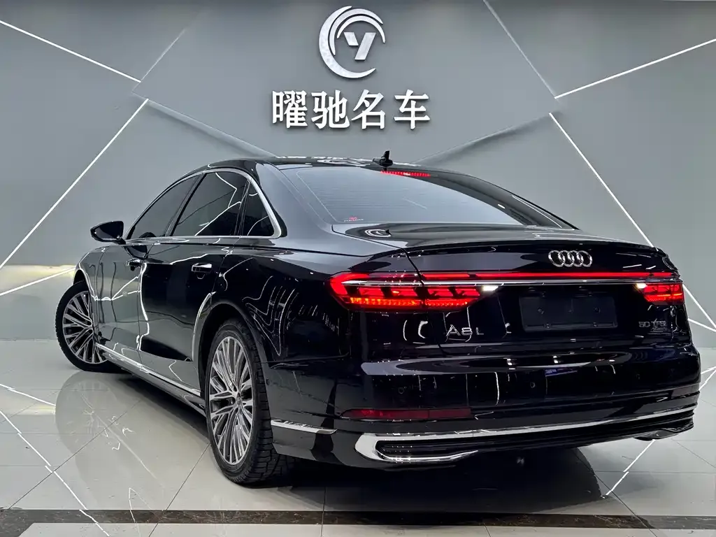 Audi A8 — фото 8