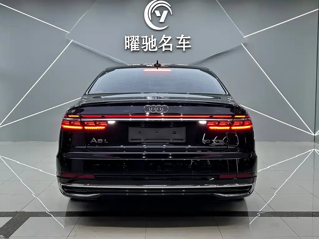 Audi A8 — фото 4