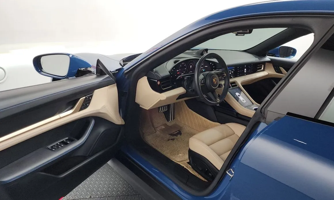 Porsche Taycan 2022 из KR, фото 8