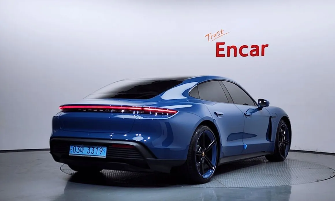 Porsche Taycan 2022 из KR, фото 10