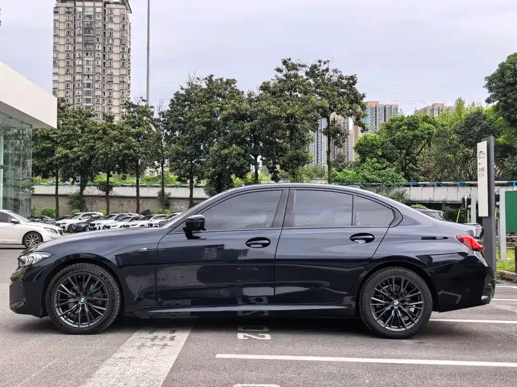 BMW 3 Series 2023 из CN, фото 10