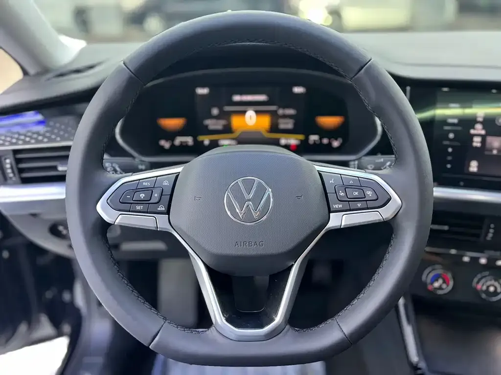 Volkswagen Passat 2022 из CN, фото 4