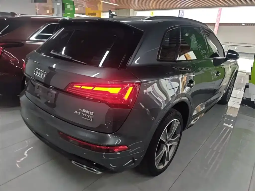 Audi Q5L 2021 из CN, фото 3