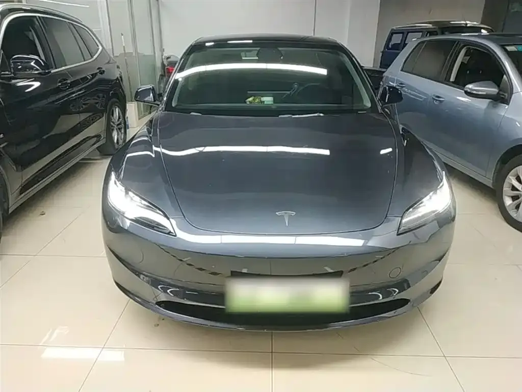 Tesla Model 3 — фото 4