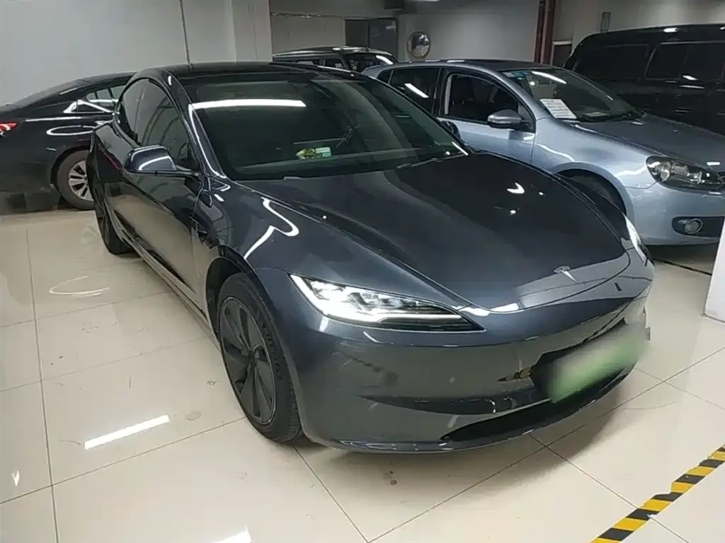 Tesla Model 3 — фото 2