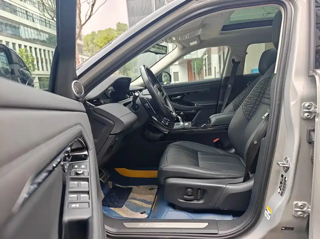 Land Rover Evoque — фото 4