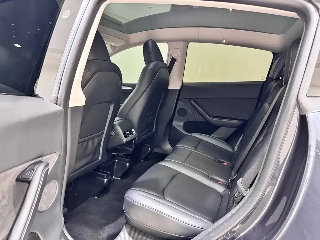 Tesla Model Y 2024 из CN, фото 9
