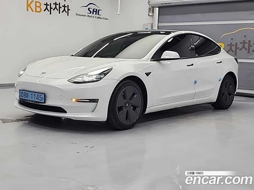 Tesla Model 3 — фото 1