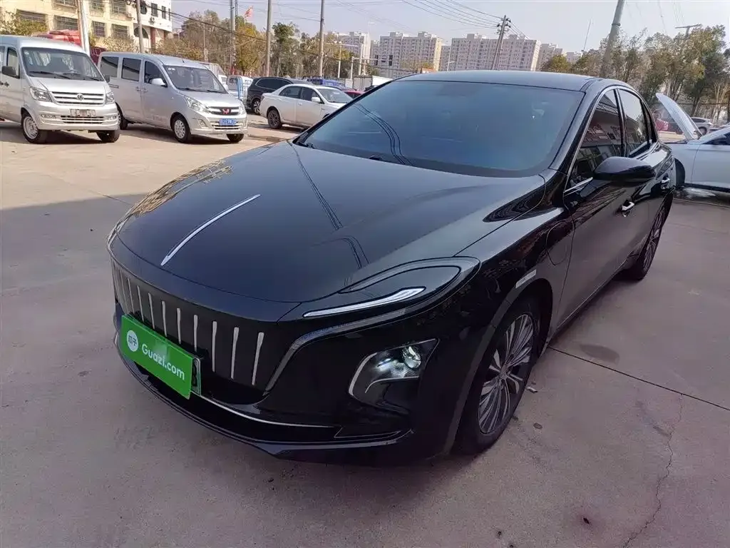Hongqi E-QM5 — фото 1