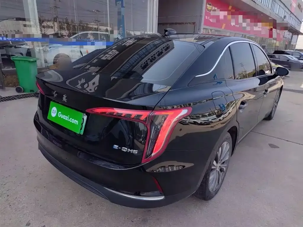 Hongqi E-QM5 — фото 2