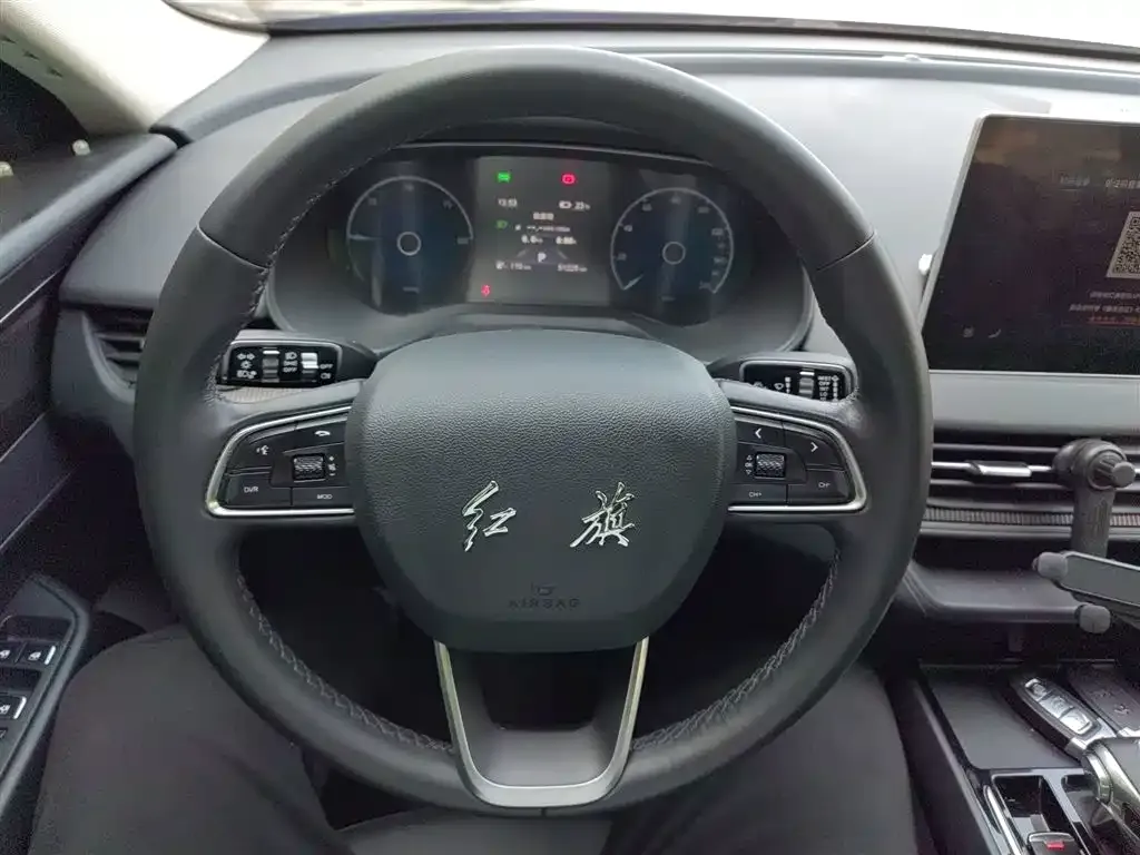 Hongqi E-QM5 — фото 10