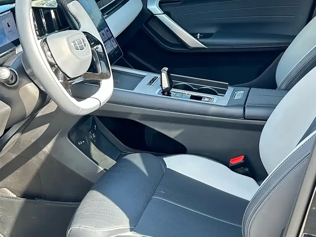 Geely Boyue L 2025 из CN, фото 6