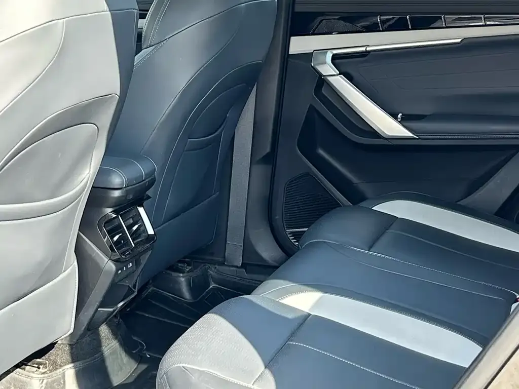 Geely Boyue L 2025 из CN, фото 3