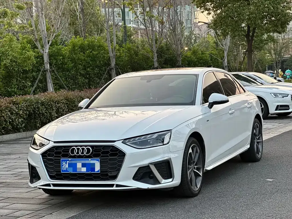 Audi A4L 2021 из CN, фото 1