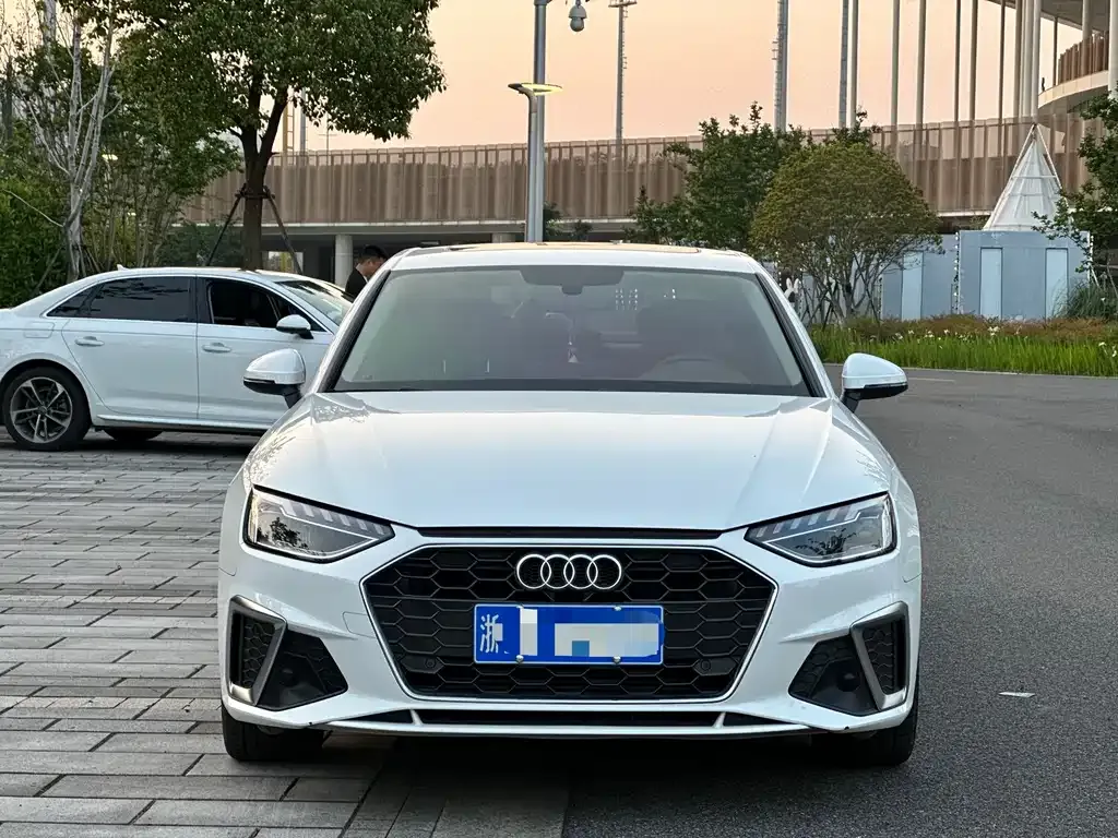 Audi A4L 2021 из CN, фото 5