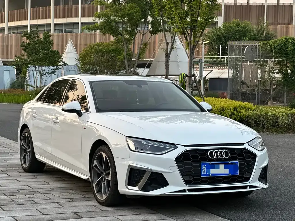 Audi A4L 2021 из CN, фото 8