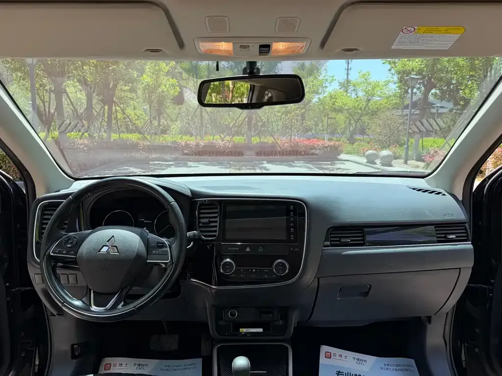 Mitsubishi Outlander 2021 из CN, фото 2