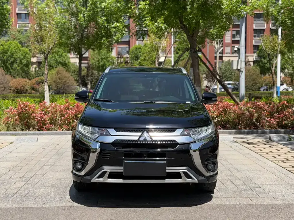 Mitsubishi Outlander 2021 из CN, фото 5