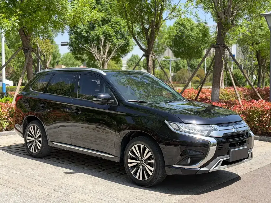 Mitsubishi Outlander 2021 из CN, фото 9