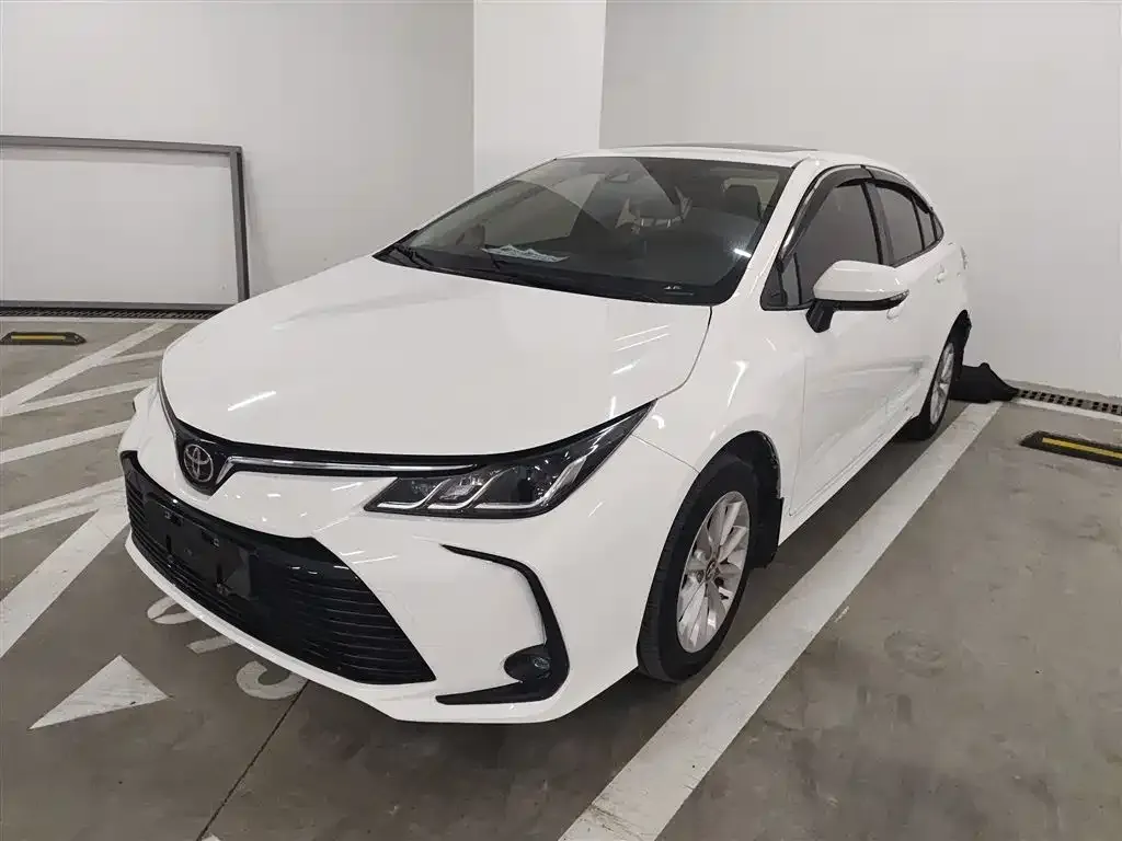 Toyota Corolla 2023 из CN, фото 1