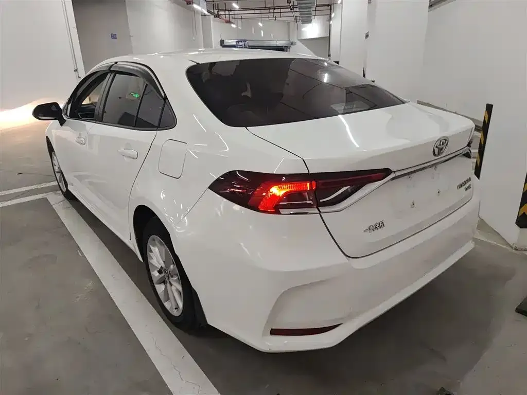 Toyota Corolla 2023 из CN, фото 3