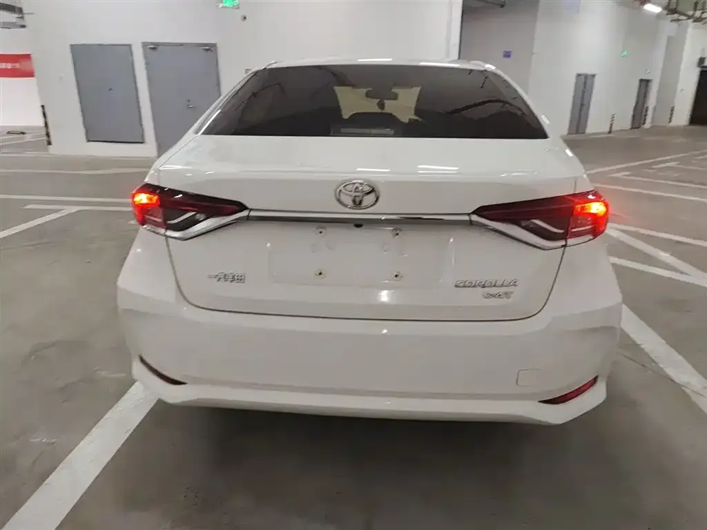 Toyota Corolla 2023 из CN, фото 2