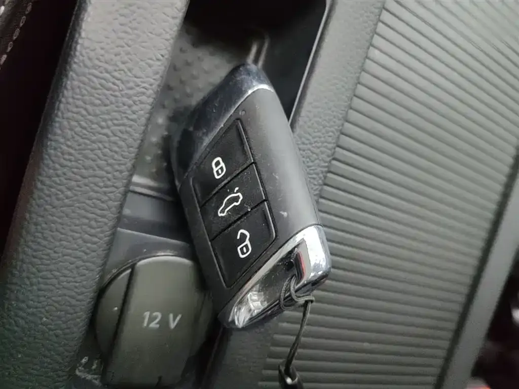 Volkswagen Magotan GTE PHEV 2024 из CN, фото 2