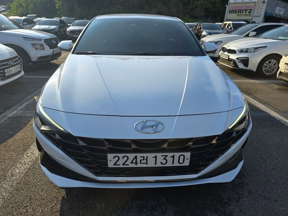 Hyundai AVANTE — фото 1