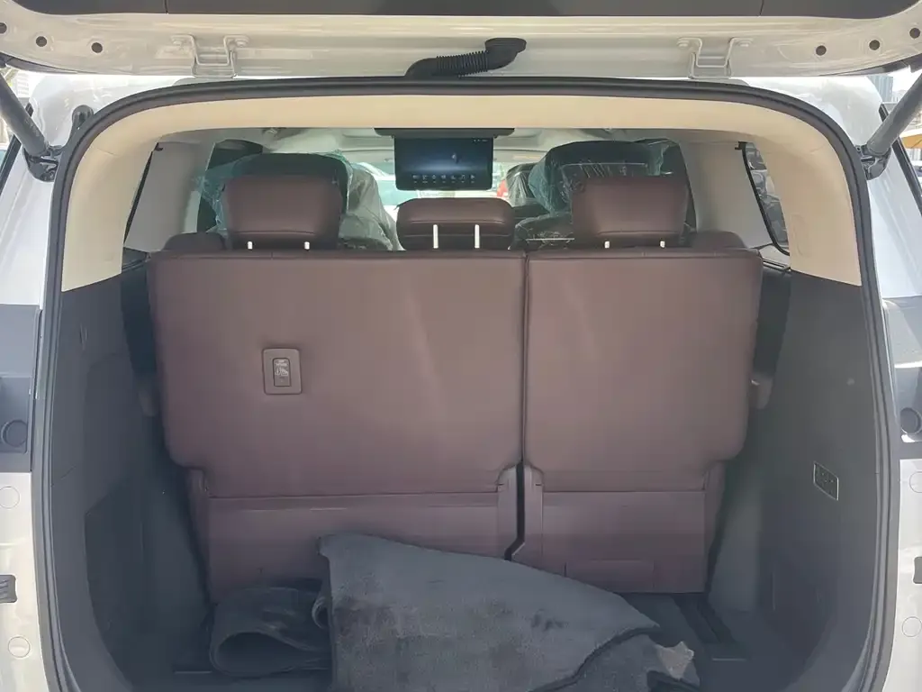 Buick Century 2024 из CN, фото 2