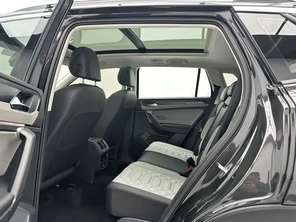 Volkswagen Tayron 2023 из CN, фото 6