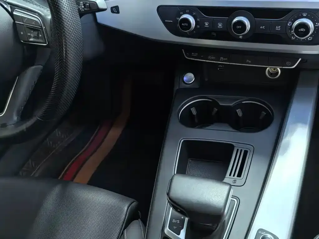 Audi A4L 2024 из CN, фото 8