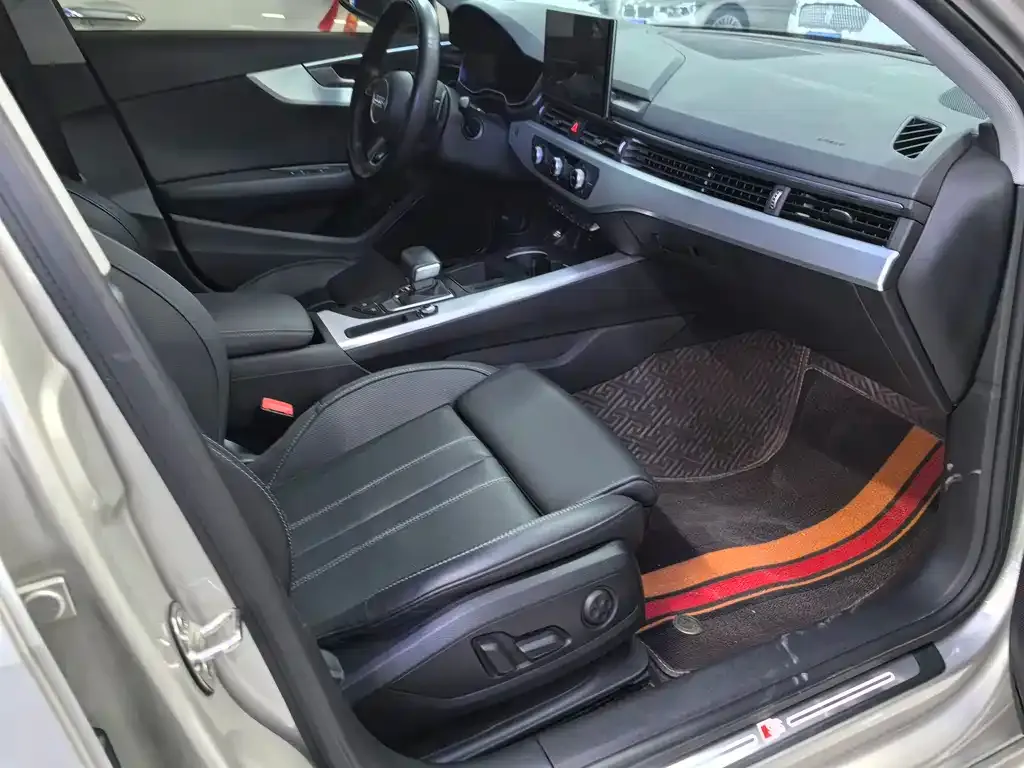 Audi A4L 2024 из CN, фото 5