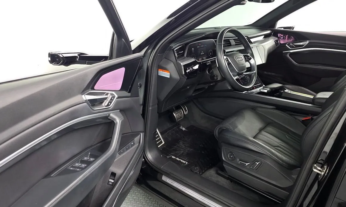 Audi e-tron 2023 из KR, фото 9